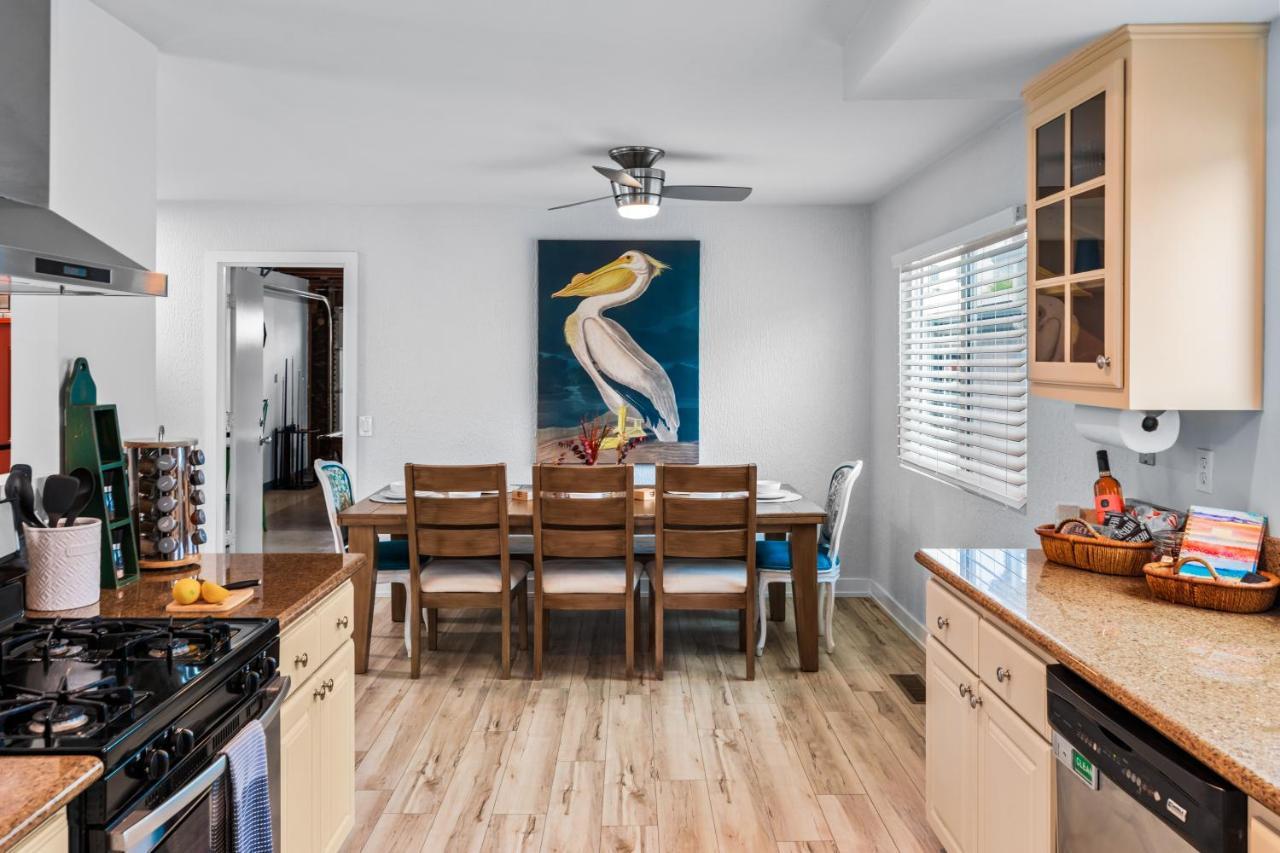 Mile To Beach! Private, Family & Pet Friendly Oasis! Pool Table & Hot Tub! Oceanside Luaran gambar